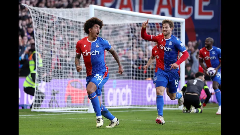 Cầu thủ của Burnley với quyết tâm chặt chẽ chống lại cầu thủ của Crystal Palace trong trận đấu sôi động. Cầu thủ của Burnley với quyết tâm chặt chẽ chống lại cầu thủ của Crystal Palace trong trận…