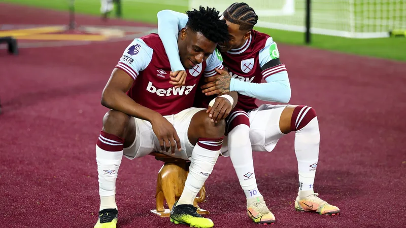West Ham và Brighton tranh tài trên sân West Ham và Brighton tranh tài trên sân